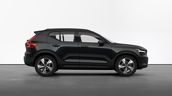 Volvo XC40 6 of 30