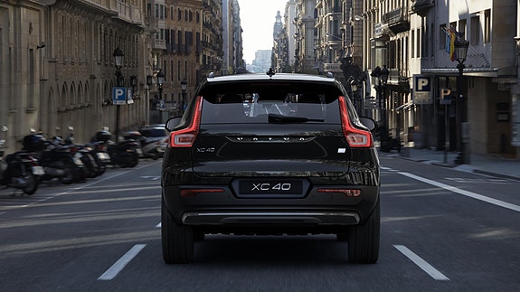 Volvo XC40 12 of 30