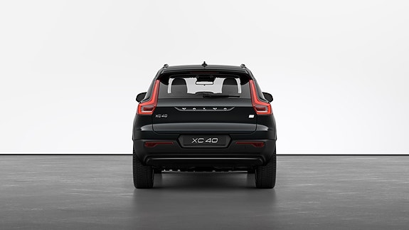 Volvo XC40 5 of 30