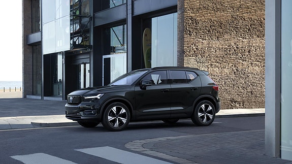 Volvo XC40 10 of 30