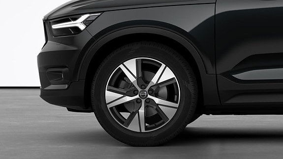 Volvo XC40 17 of 30