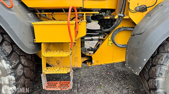 Volvo L110H Hjullaster– i daglig drift – skuffe, pallegaffel og vinterdekk 19 of 30