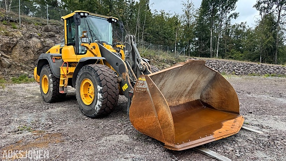 Volvo L110H Hjullaster– i daglig drift – skuffe, pallegaffel og vinterdekk 7 of 30