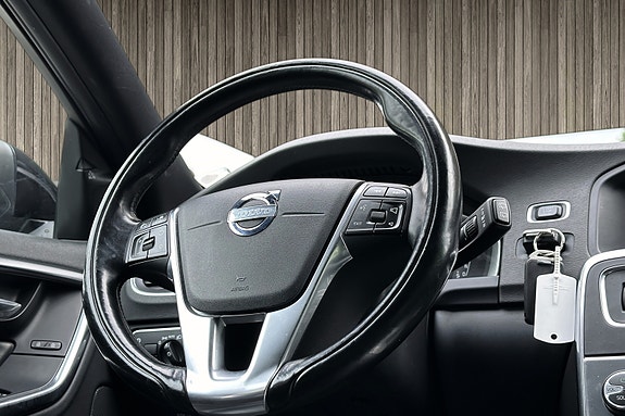 Volvo V60 14 of 19