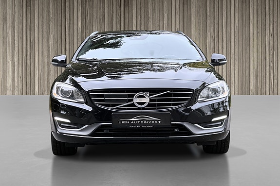 Volvo V60 2 of 19