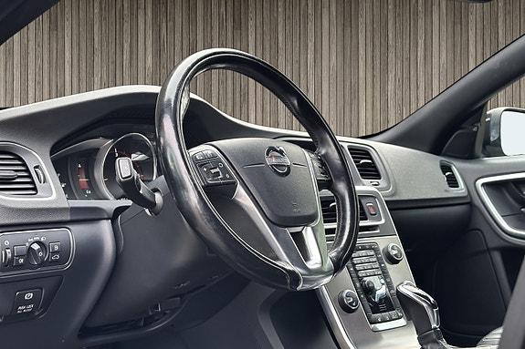 Volvo V60 10 of 19