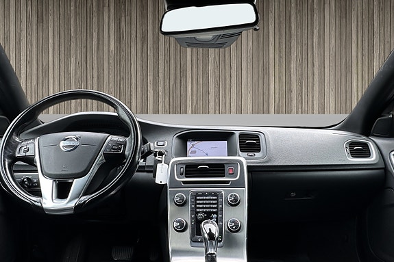 Volvo V60 13 of 19