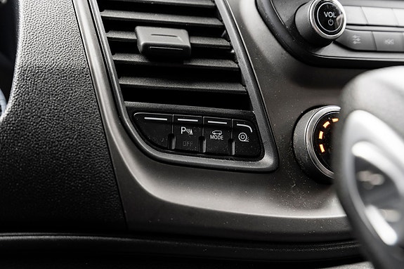 Ford Transit Custom 16 of 26