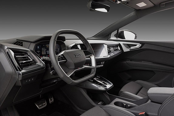 Audi Q4 e-tron 9 of 24