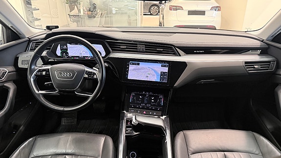 Audi e-tron 19 of 30