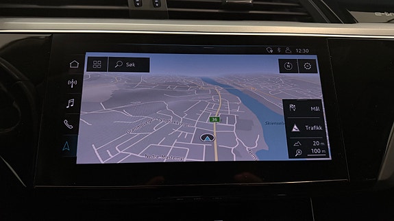 Audi e-tron 27 of 30