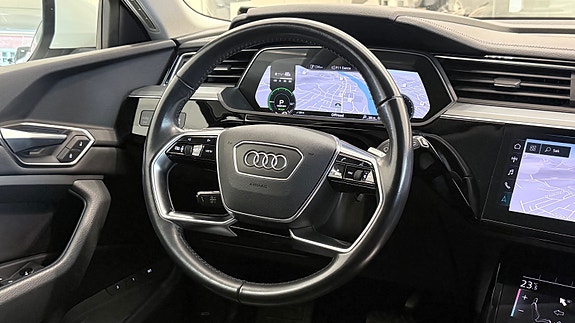 Audi e-tron 18 of 30