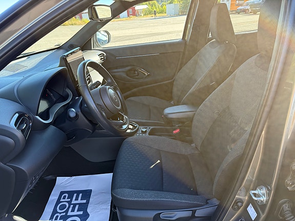 Toyota Yaris Cross 10 of 28