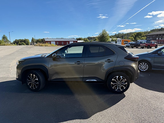 Toyota Yaris Cross 2 of 28