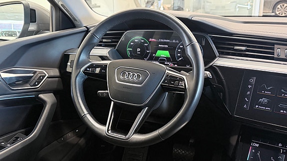 Audi e-tron 22 of 30