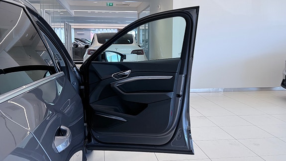 Audi e-tron 18 of 30