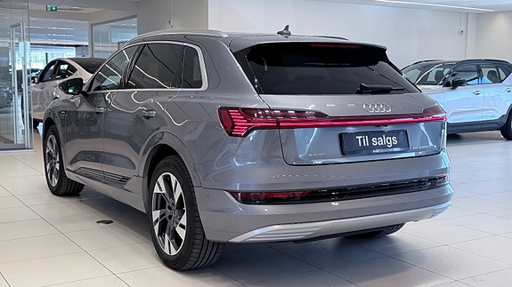 Audi e-tron 11 of 30