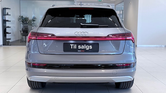 Audi e-tron 10 of 30