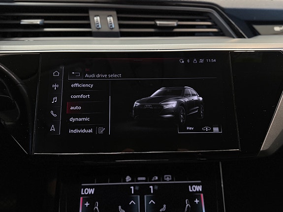 Audi e-tron 28 of 30