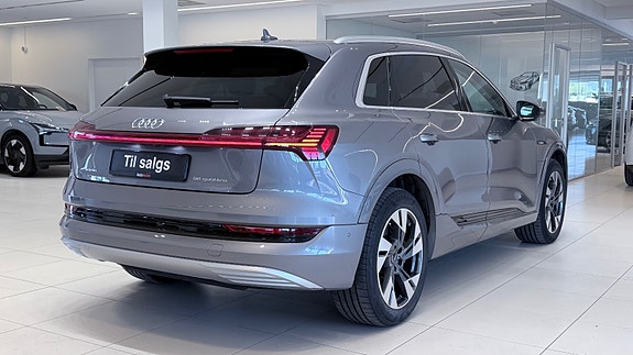 Audi e-tron 12 of 30