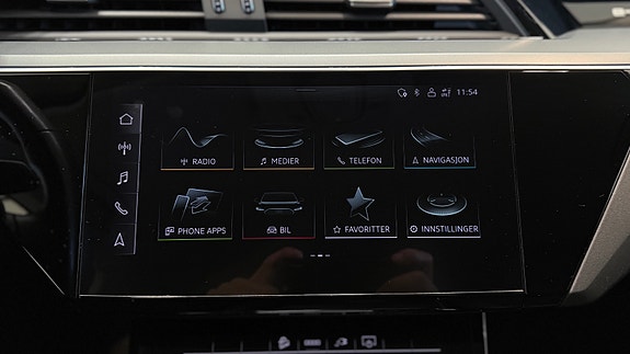Audi e-tron 29 of 30