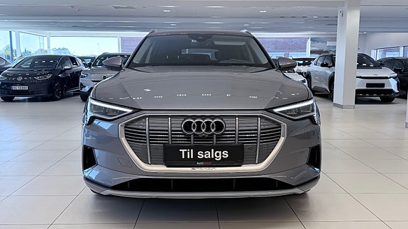 Audi e-tron 3 of 30