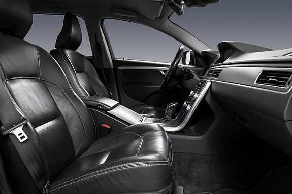 Volvo XC70 18 of 30