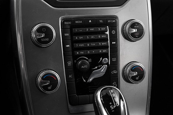 Volvo XC70 25 of 30