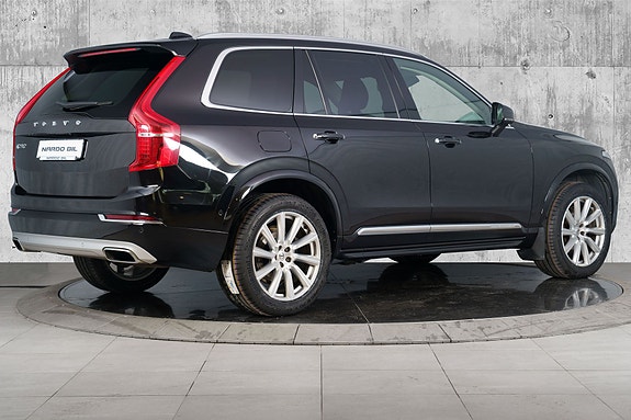 Volvo XC90 9 of 30