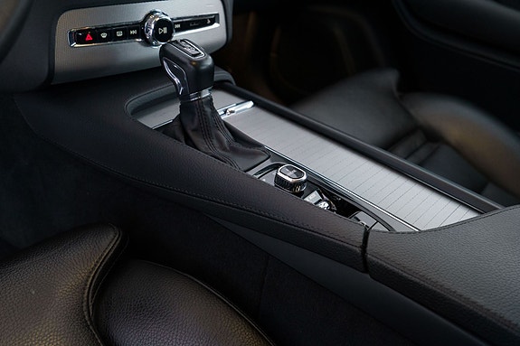Volvo XC90 13 of 30