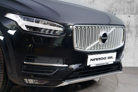 Volvo XC90 2 of 30