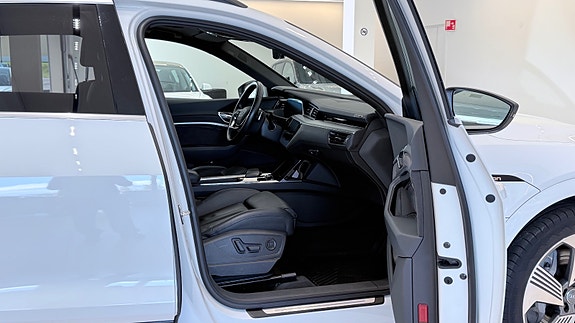Audi e-tron 16 of 30