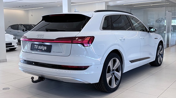 Audi e-tron 9 of 30