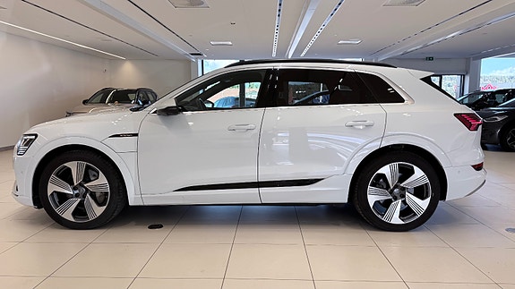 Audi e-tron 5 of 30