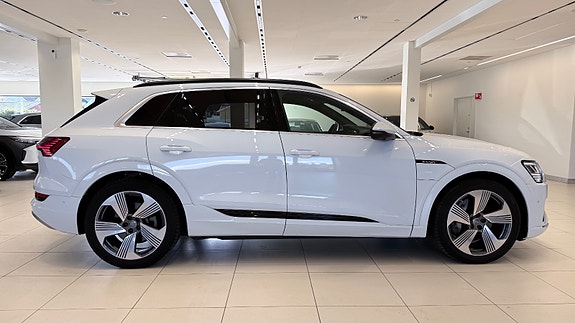 Audi e-tron 6 of 30