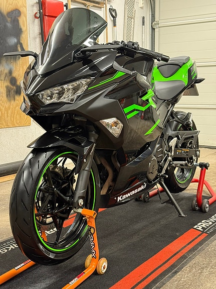 Kawasaki Ninja 400 2 of 19