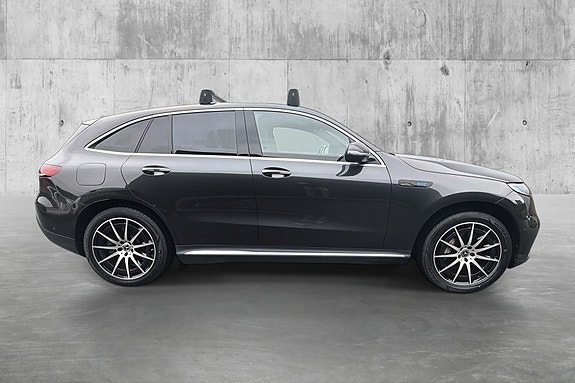 Mercedes-Benz EQC400 3 of 30
