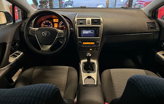 Toyota Avensis 7 of 18
