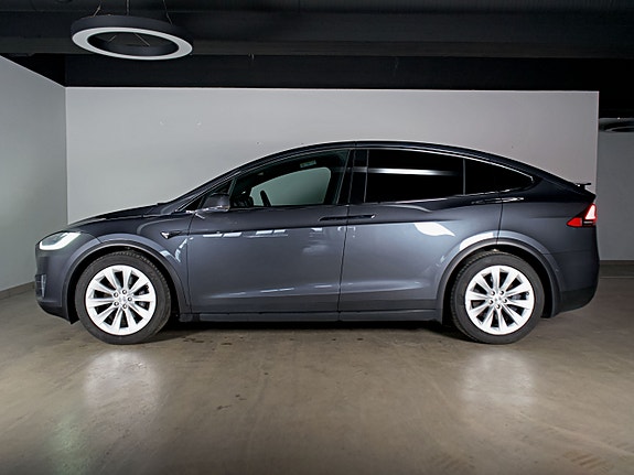 Tesla Model X 6 of 27