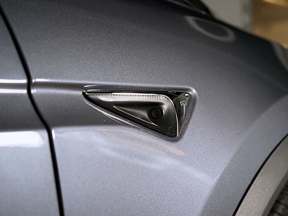 Tesla Model X 27 of 27