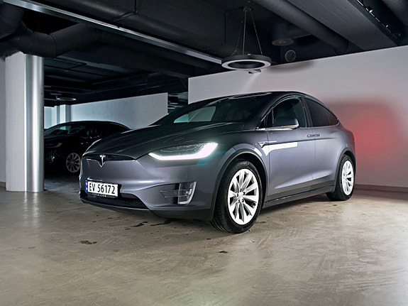 Tesla Model X 5 of 27