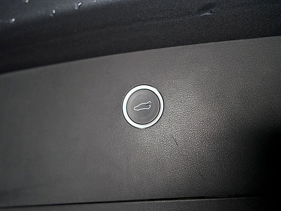 Tesla Model X 24 of 27