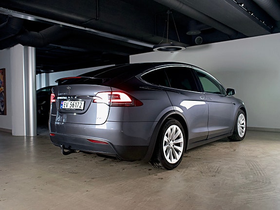 Tesla Model X 11 of 27