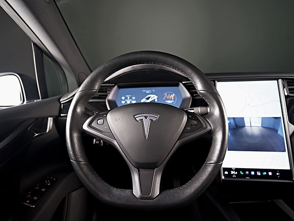 Tesla Model X 17 of 27
