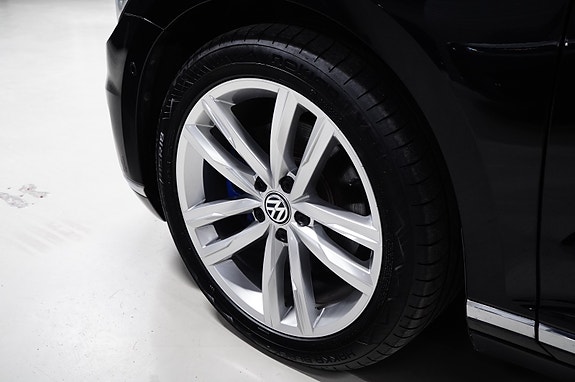 Volkswagen Passat 10 of 30