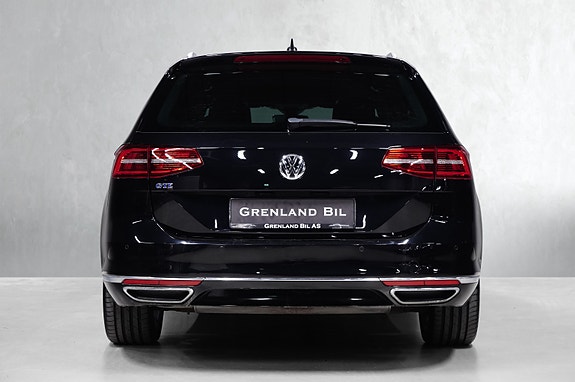 Volkswagen Passat 11 of 30