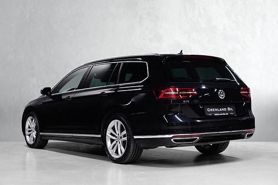 Volkswagen Passat 8 of 30