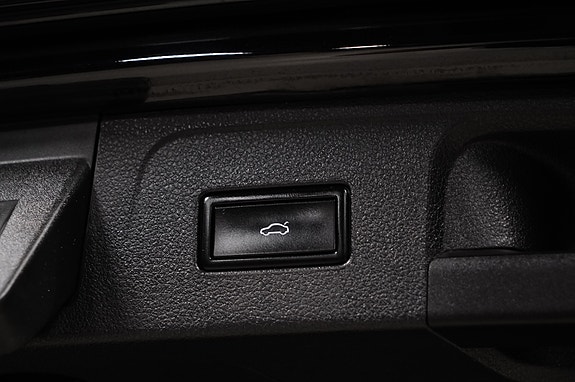 Volkswagen Passat 14 of 30