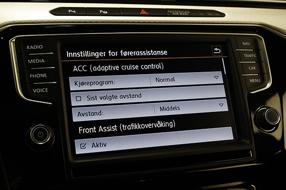 Volkswagen Passat 29 of 30