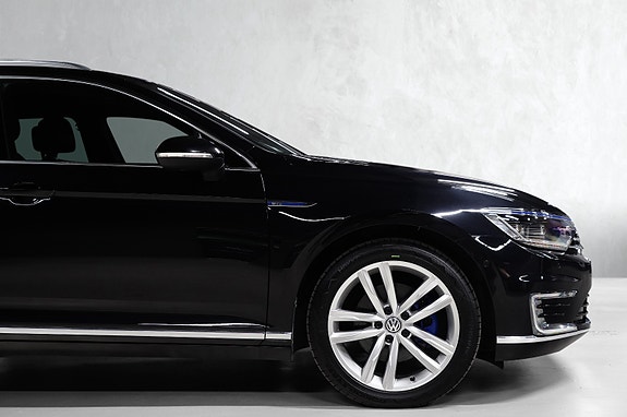 Volkswagen Passat 4 of 30